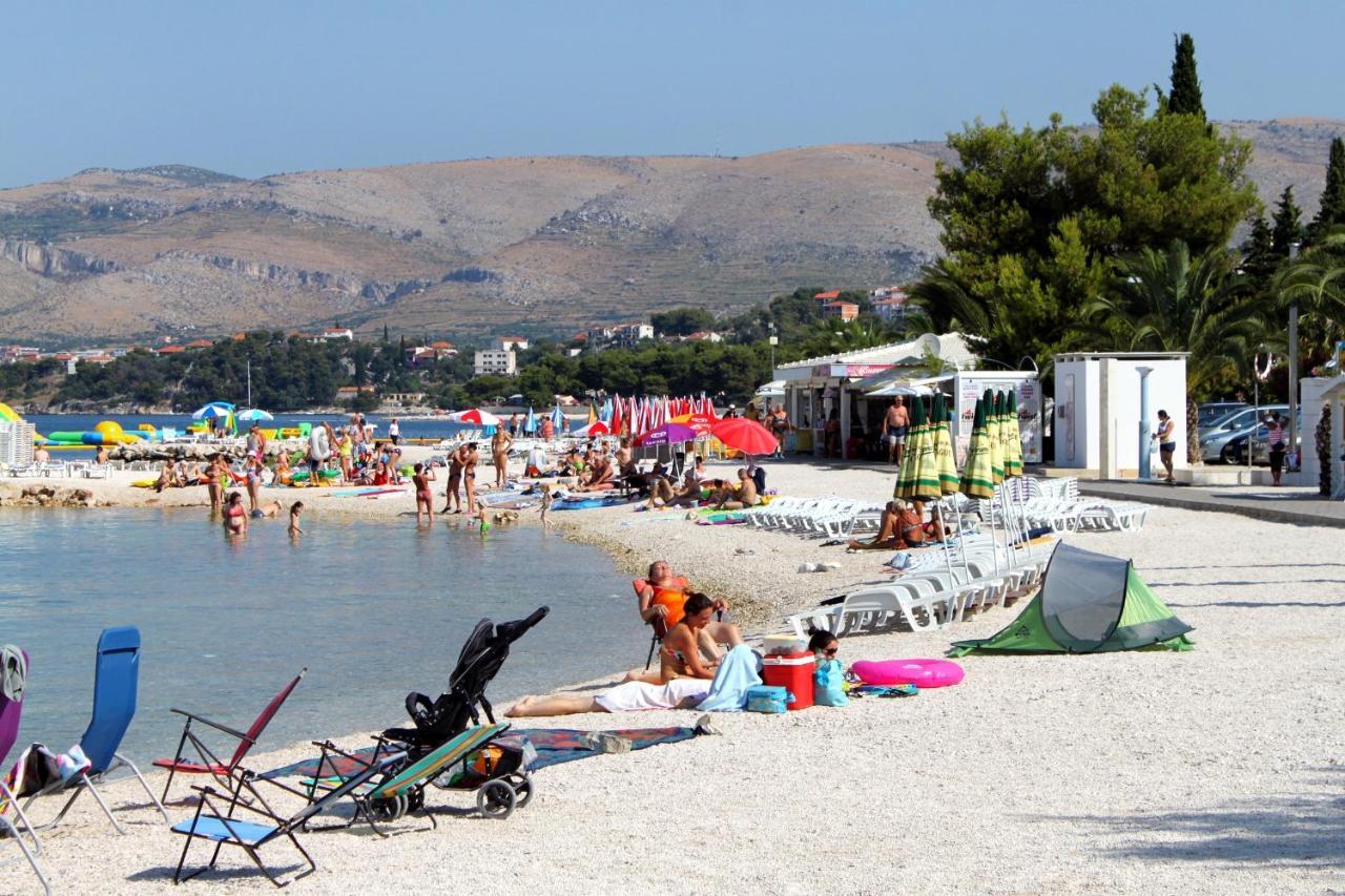 Seaside Apartments With A Swimming Pool Okrug Gornji, Ciovo - 11374 Trogir Exterior photo