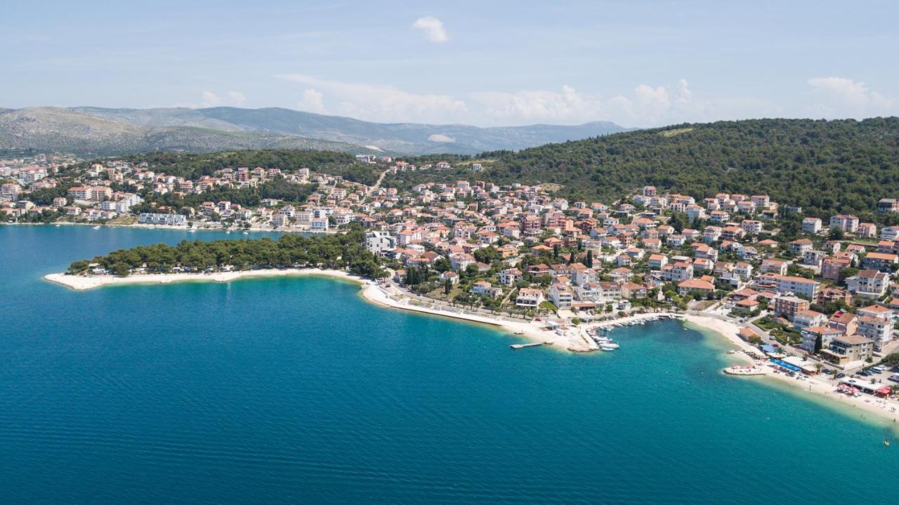 Seaside Apartments With A Swimming Pool Okrug Gornji, Ciovo - 11374 Trogir Exterior photo