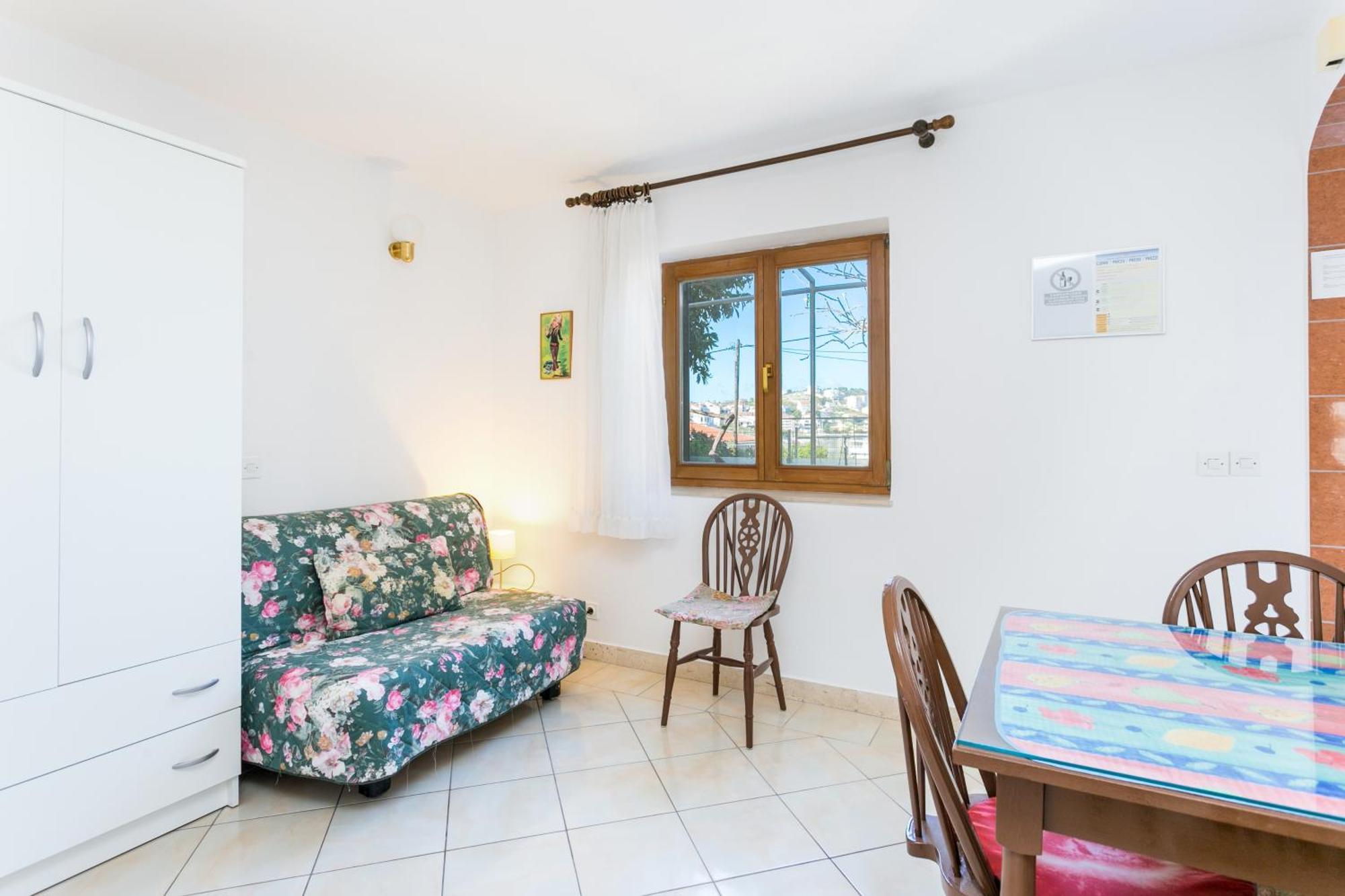 Seaside Apartments With A Swimming Pool Okrug Gornji, Ciovo - 11374 Trogir Room photo